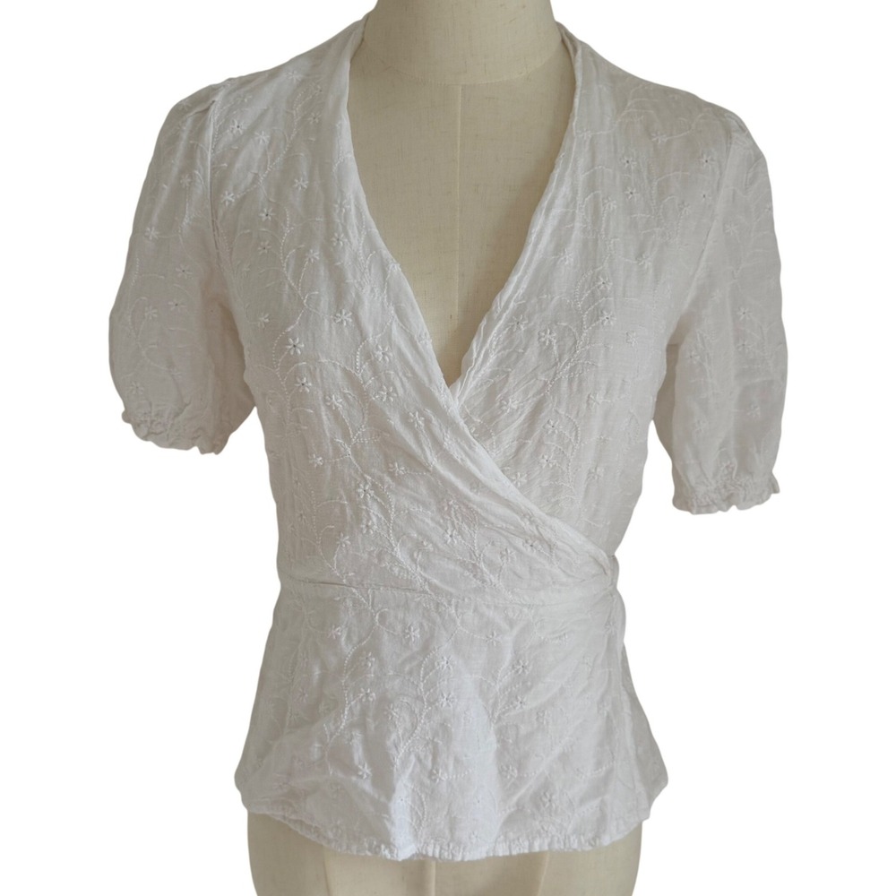 Old Navy XS Wrap Blouse White Eyelet Embroidered Puff Sleeve Cottage Coquette